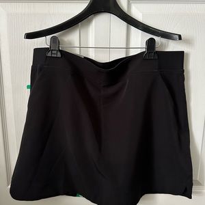 NWT 32Cool black skort
